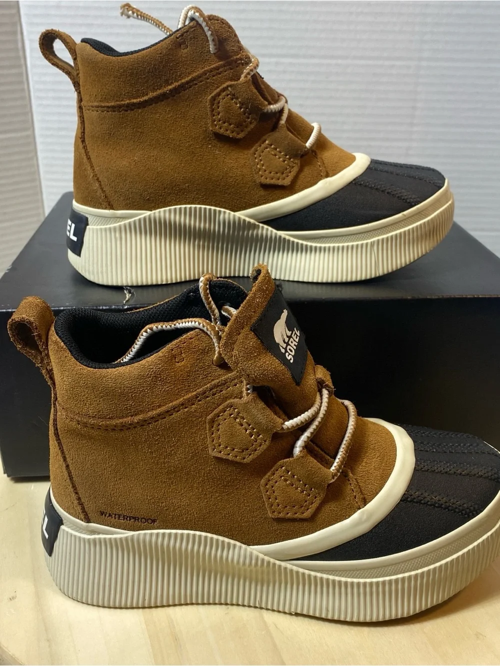 SOREL Youth Out N About Conquest Waterproof Brown Suede Duck Boots Size 1